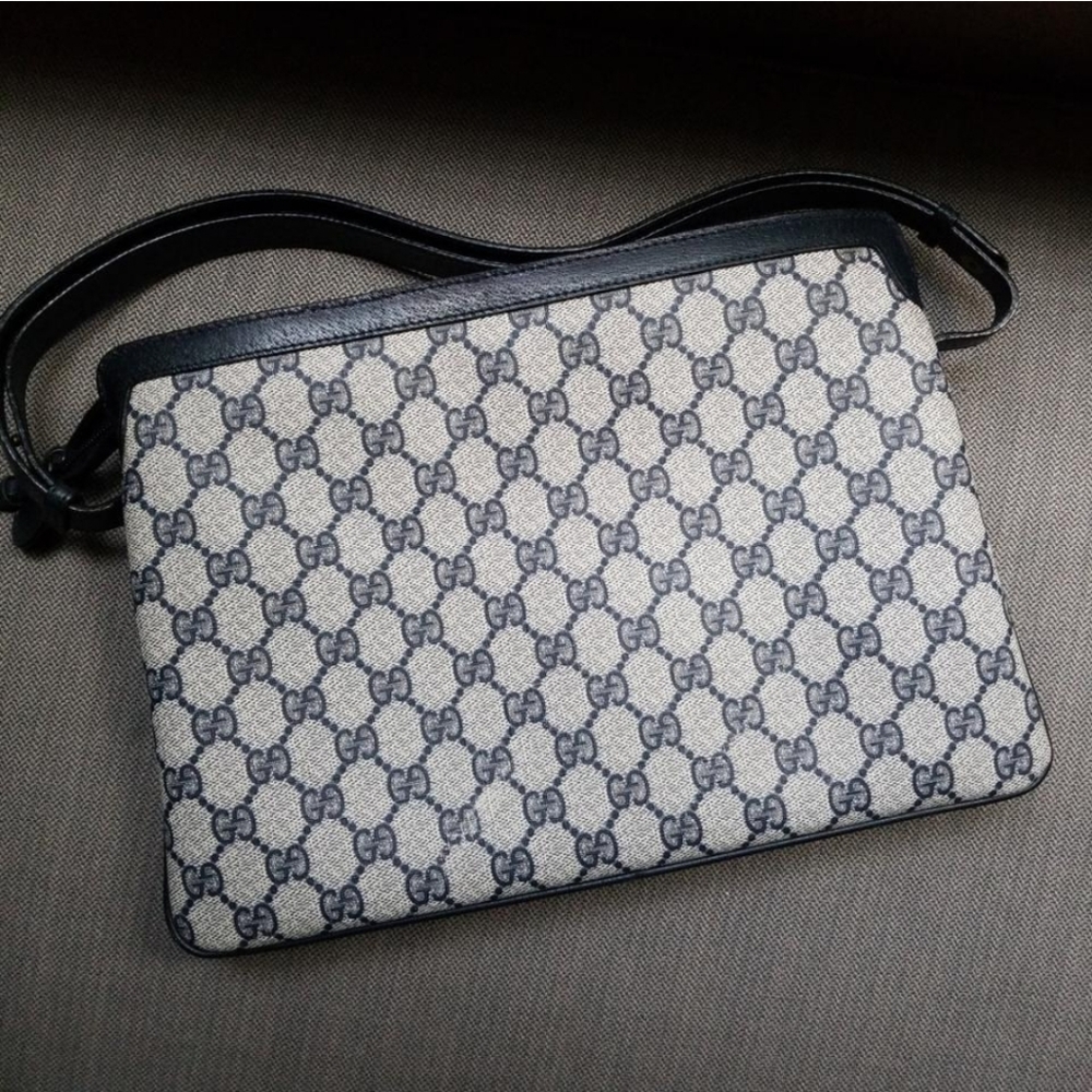 Authentic Vintage Gucci GG Monogram Ophidia - Picture 4 of 11